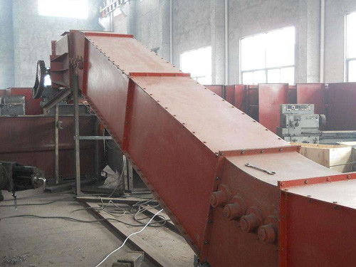 MS埋(mai)刮闆(pan)輸送(song)機