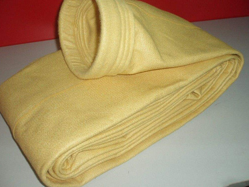 山(shan)西PPS耐(nai)高溫(wen)、耐酸(suan)堿針(zhen)刺過(guo)濾氈(zhan)除塵(chen)布袋(dai)